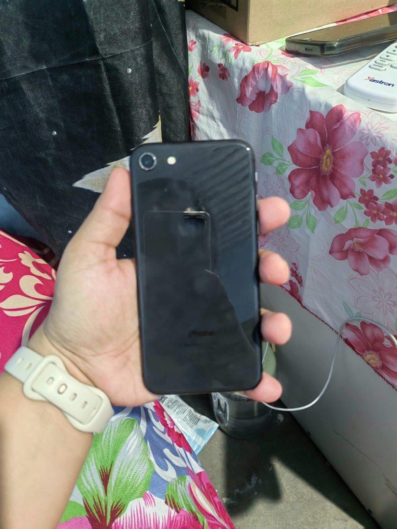 iphone 8 64gb (Category: Other Mobile & Gadget Accessories) located in Manila. Submitted by royal.cristine (Listing ID 1463269866, Image 2). Description: .