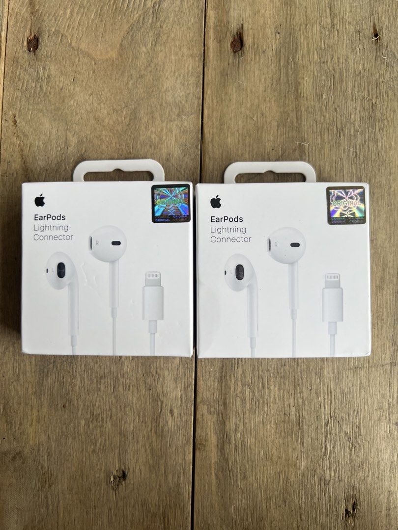 iPhone Lightning & Type-C Earphones-Sealed (Category: Earphones) located in Manila. Submitted by warm_jamin (Listing ID 1463309668, Image 2). Description: 🎧 iPhone Lightning & Type-C Earphones ✅ Original Apple ✅ Brand New & Sealed ✅ Lightning & Type-C Connector Available ✅ No Bluetooth Needed ✅ Plug & Play ✅ Clear & Crisp Sound ✅ Perfect for everyday use ✅ Compatible with supported iPhone & iPad models 📦 Sealed Items — Ready .