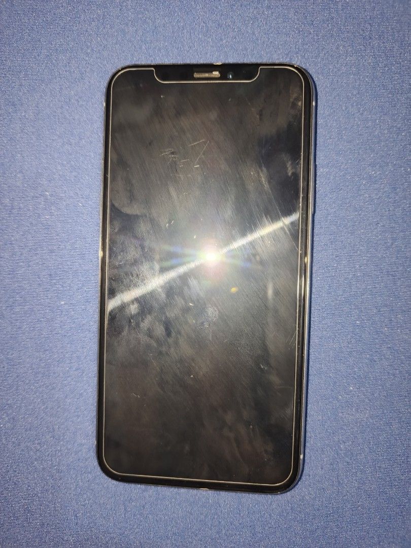 Iphone X (Category: iPhone X Series) located in Manila. Submitted by silverriver.b4a5b6 (Listing ID 1463245329, Image 1). Description: Iphone X 64GB No true tone All working Face id working Makinis 100% bh.