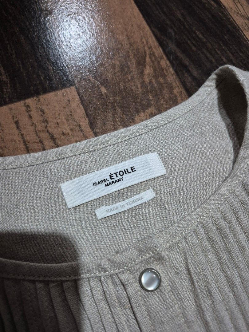 Isabel Marant LS (Category: Luxury Apparel) located in Tacloban City. Submitted by pascore (Listing ID 1463272799, Image 2). Description: (condition 9/10, L24W14to15 sleeve 25) .