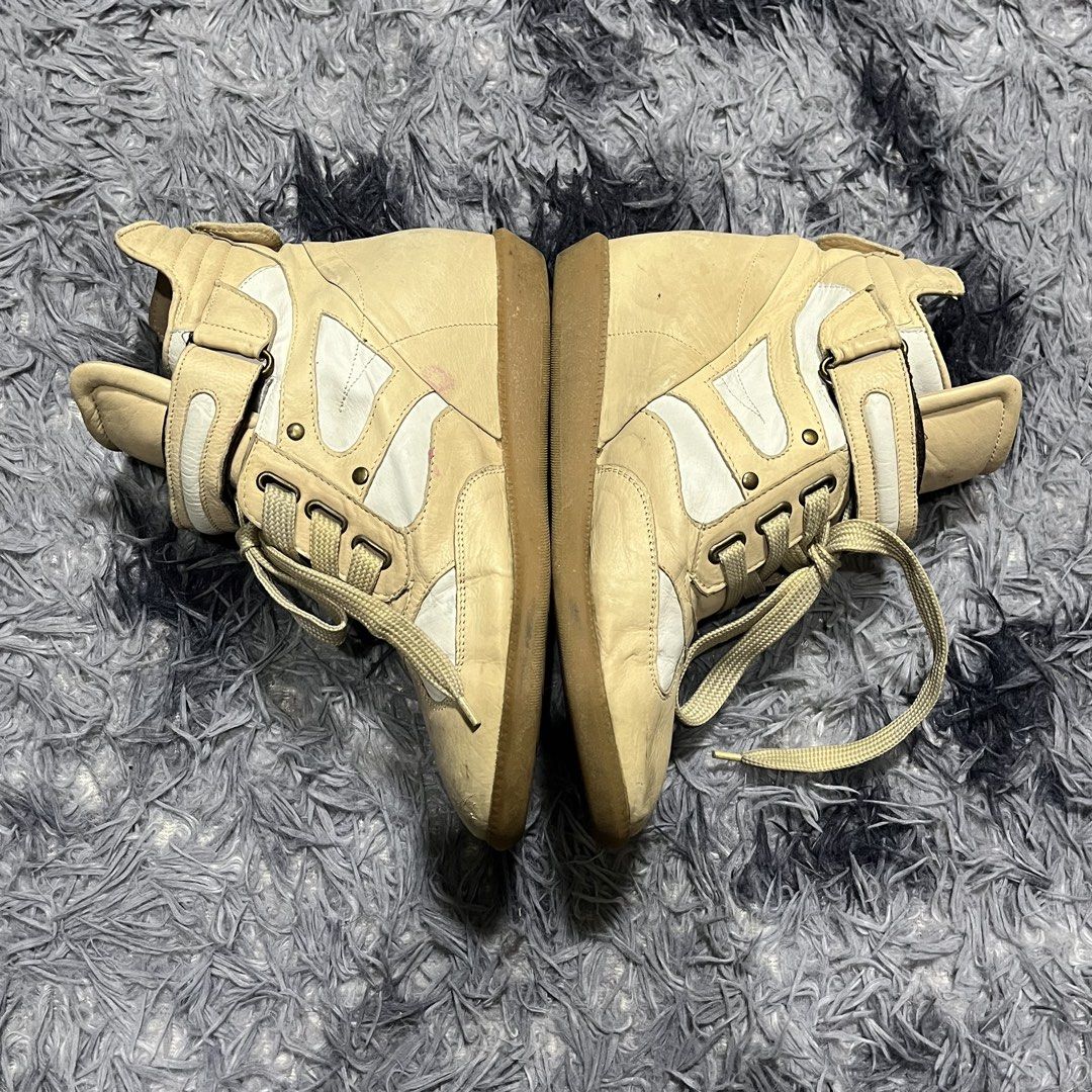 ISABEL MARANT VIBES (Category: Sneakers) located in Cagayan de Oro. Submitted by vyncntvault_co2 (Listing ID 1463284323, Image 2). Description: DETAILS - INSOLE INCHES: 10.3 OUTSOLE INCHES: 10.5 COLOR RATE: 9.2/10 COLOR: BEIGE FLAWS: SIGN OF USAGES .