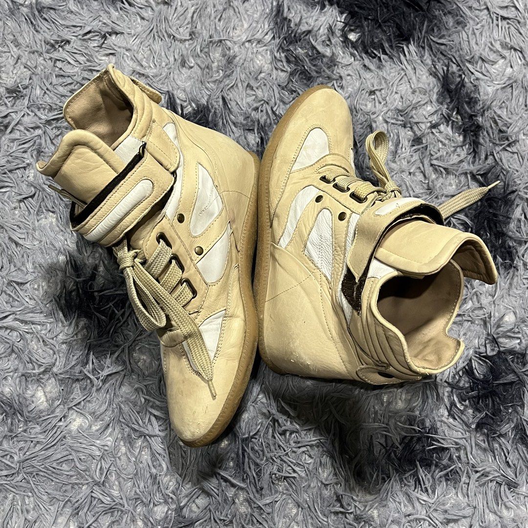 ISABEL MARANT VIBES (Category: Sneakers) located in Cagayan de Oro. Submitted by vyncntvault_co2 (Listing ID 1463284323, Image 1). Description: DETAILS - INSOLE INCHES: 10.3 OUTSOLE INCHES: 10.5 COLOR RATE: 9.2/10 COLOR: BEIGE FLAWS: SIGN OF USAGES .
