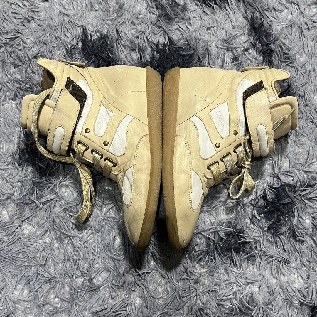 ISABEL MARANT VIBES (Category: Sneakers) located in Cagayan de Oro. Submitted by vyncntvault_co2 (Listing ID 1463284323, Image 3). Description: DETAILS - INSOLE INCHES: 10.3 OUTSOLE INCHES: 10.5 COLOR RATE: 9.2/10 COLOR: BEIGE FLAWS: SIGN OF USAGES .