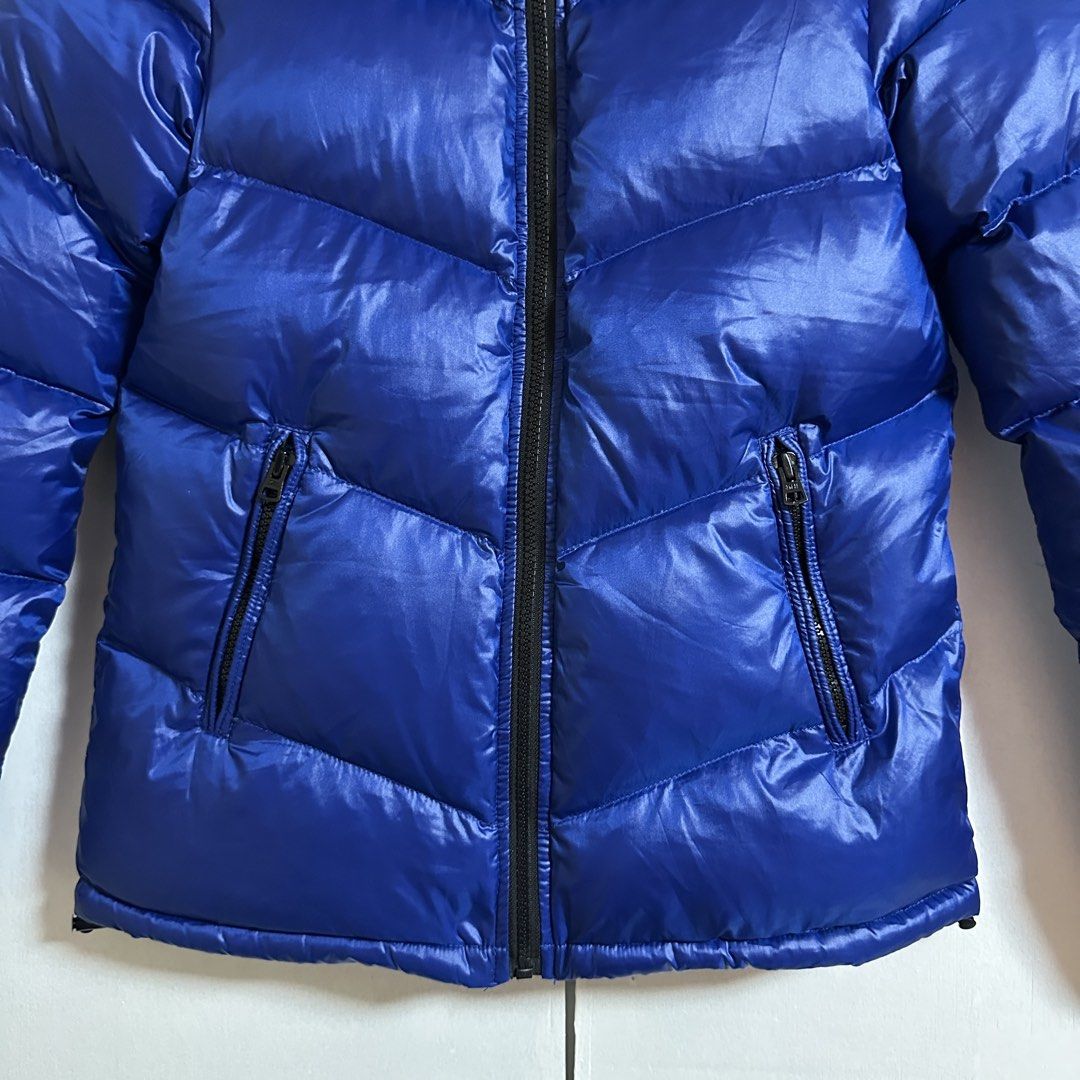 IZZUE EXTREME Full-zip Down Puffer Jacket - unisex (Category: Coats, Jackets and Outerwear) located in General Trias. Submitted by seconddegreeco (Listing ID 1463278167, Image 3). Description: IZZUE EXTREME Full-zip Down Puffer Jacket - unisex XS fits small (mens) fits medium (women’s) 24 length 18 width 24 sleeves Like new ✨ No issue Super puff ‼️.