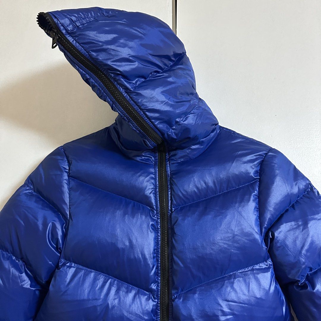 IZZUE EXTREME Full-zip Down Puffer Jacket - unisex (Category: Coats, Jackets and Outerwear) located in General Trias. Submitted by seconddegreeco (Listing ID 1463278167, Image 2). Description: IZZUE EXTREME Full-zip Down Puffer Jacket - unisex XS fits small (mens) fits medium (women’s) 24 length 18 width 24 sleeves Like new ✨ No issue Super puff ‼️.