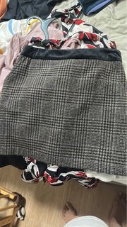 (Category: ) located in . Submitted by wardrobexx (Listing ID 1463225934, Image 1). Description: .