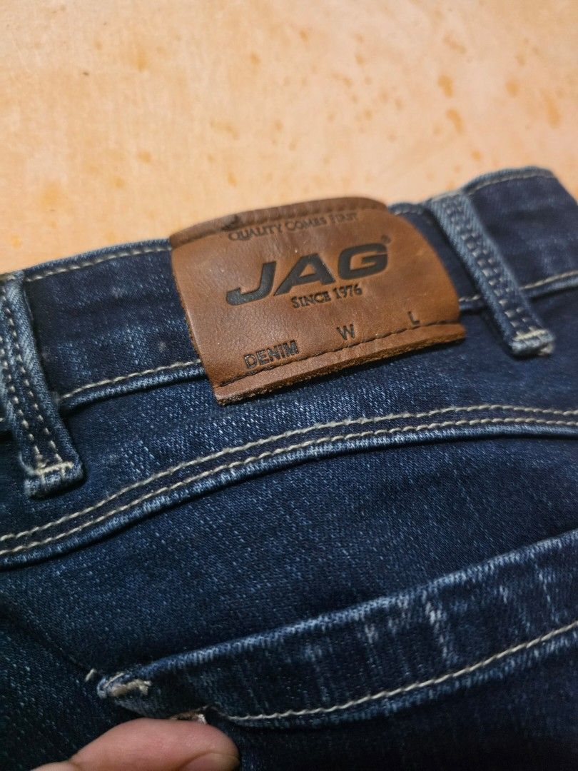 JAG Denim Jeans Size 38 (Category: Jeans) located in Manila. Submitted by zimzalazom (Listing ID 1463294858, Image 2). Description: -size 38 - Dark wash JAG denim jeans - Classic five-pocket style - Button and zip closure - Comfortable fit - Great for everyday wear - Please check photos for detailed condition.