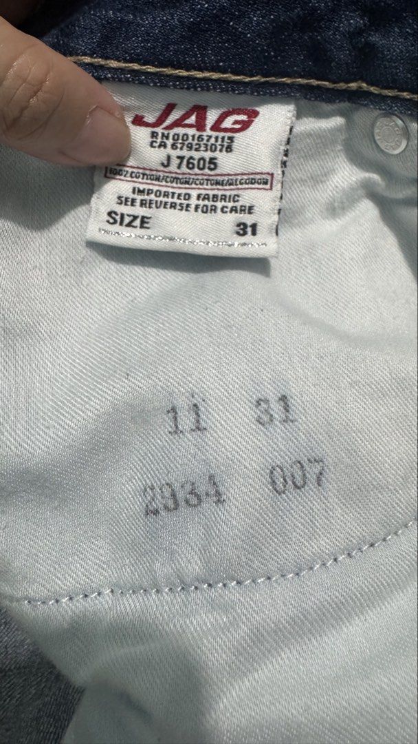 PRELOVED JAG Jeans Blue Denim Size 31 (Category: Jeans) located in Quezon City. Submitted by mrsp_28 (Listing ID 1463225489, Image 3). Description: - Classic blue denim jeans from JAG - Straight leg fit - Size 31 - Made with 100% cotton - Imported fabric - Ideal for everyday wear - Versatile and easy to pair with any top - High-waisted Length: 36 inches RFS: Decluttering MOP: BPI/Gcash.