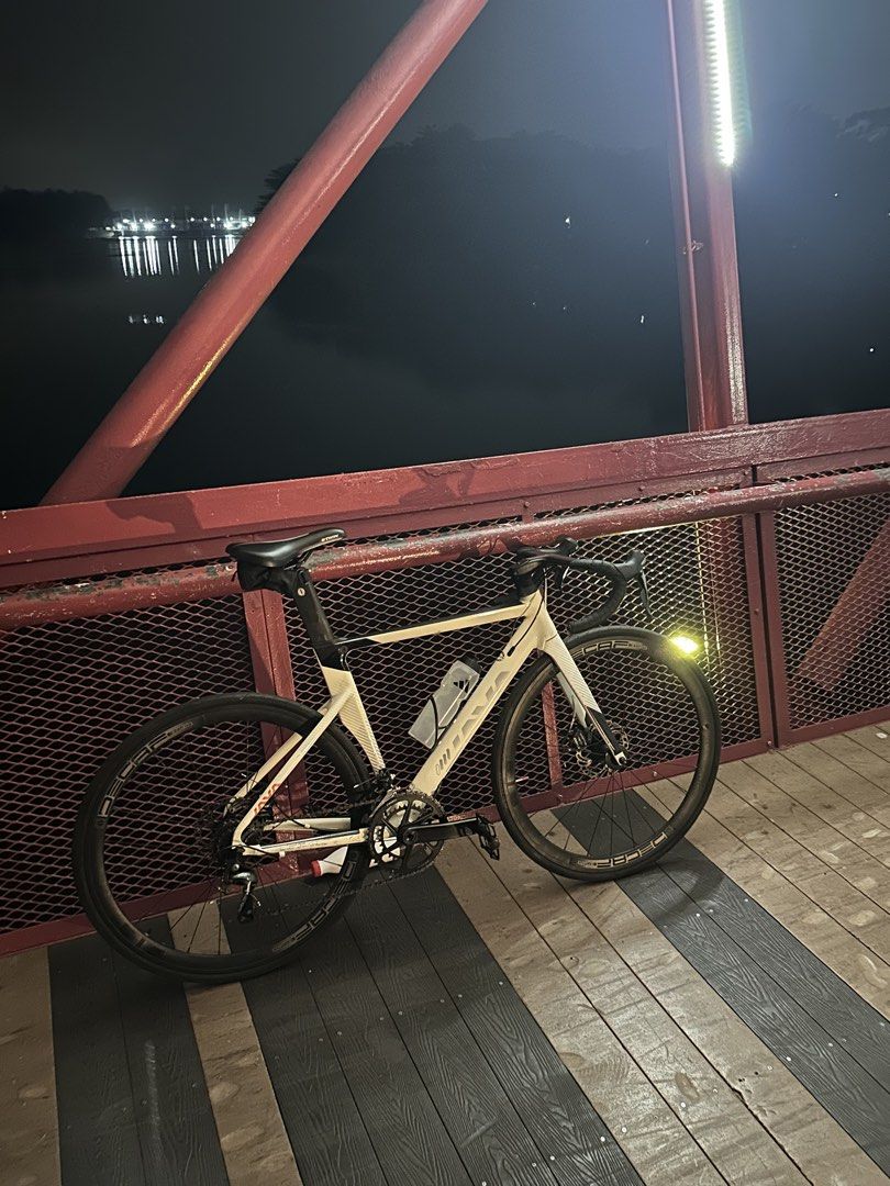 Java siluro 3 (Category: Bicycles) located in Singapore. Submitted by theguythatsells (Listing ID 1463203996, Image 1). Description: - Java siluro 3 road bike - Integrated carbon handlebars - Front and rear disc brakes -Shimano Tiagra groupset Rear brake need sum adjustment .