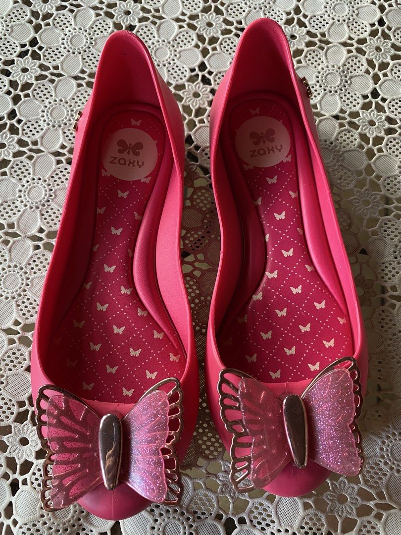 Jelly shoes (Category: Babies & Kids Fashion) located in Calamba. Submitted by happy_lindzyp (Listing ID 1463126367, Image 2). Description: GREDENE Jelly shoes for girls. Hot pink size EU 31.