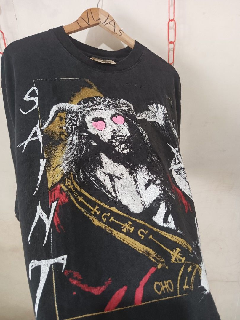 Jesus Tee (Category: Formal Shirts) located in Cebu City. Submitted by nooffense (Listing ID 1463224565, Image 2). Description: Saint Jeses Tee Winter Land on tag Size:Large(24x30) Issue: Crackprints Price:500+sf Pm for more details Cebu City 📍.