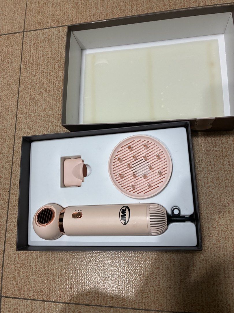 JML Air Stick Styler (Category: Hair) located in Manila. Submitted by leny_lou (Listing ID 1463226235, Image 3). Description: Lightly used and in good condition. Perfect for everyday hair drying and styling..