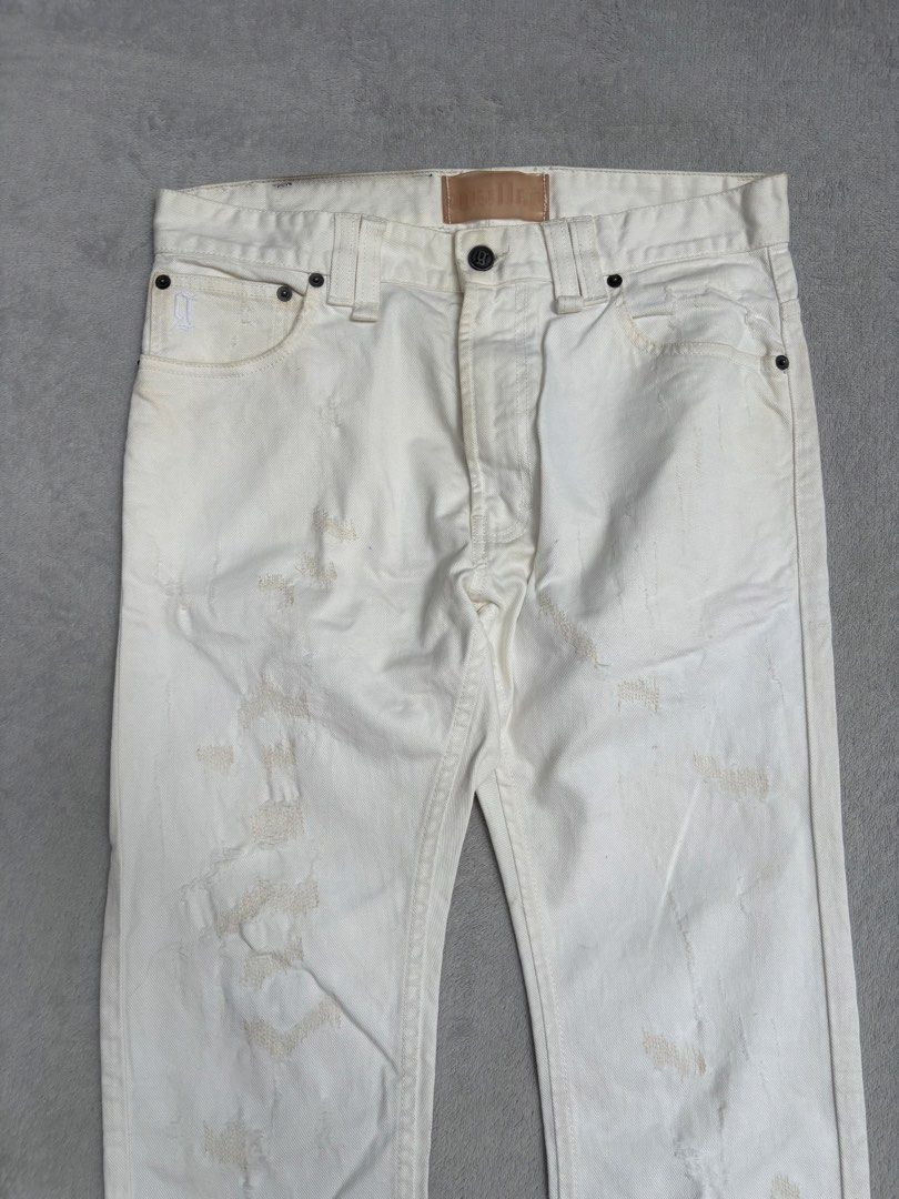 John Galliano Denim Distressed Pants (Category: Jeans) located in Baguio. Submitted by thecollector2600 (Listing ID 1463154558, Image 3). Description: 30” x 42”.