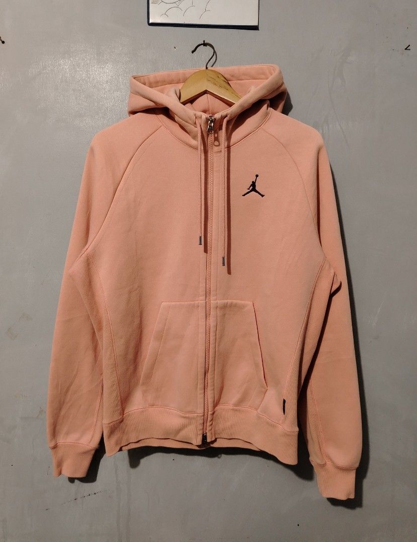 Jordan (Category: Coats, Jackets and Outerwear) located in Bocaue. Submitted by adrianberi35876 (Listing ID 1463301939, Image 2). Description: Jordan Width:22.4 Length:25 Dual Zip Exellent Condition Issue: minimal stain sa ribbings not noticeable or hind narin gano pansinin 📍 Bocaue,Bulacan.