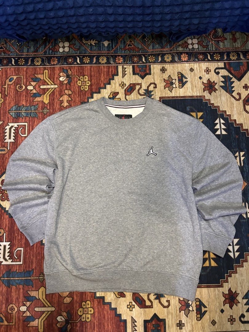 Jordan Brooklyn Fleece Heather Grey Sweatshirt (Category: Coats, Jackets and Outerwear) located in Caloocan City. Submitted by worthysupplies-83215 (Listing ID 1463146634, Image 1). Description: Jordan Brooklyn Fleece Heather Grey Sweatshirt featuring a small embroidered Jumpman logo on the left chest. width: 23 inches length: 26.5 inches sleeve length: 23 inches excellent condition: 9/10 ₱650 + shipping.