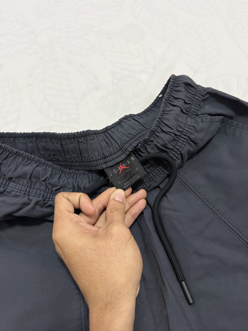 Jordan Essentials Men's Woven Shorts (Category: Shorts) located in Taguig. Submitted by thesocialthrift (Listing ID 1463147099, Image 2). Description: For sale Jordan Essentials Men’s Woven Shorts ‎Medium on tag ‎W- 30-34 ‎L- 19 As new Excellent condition .