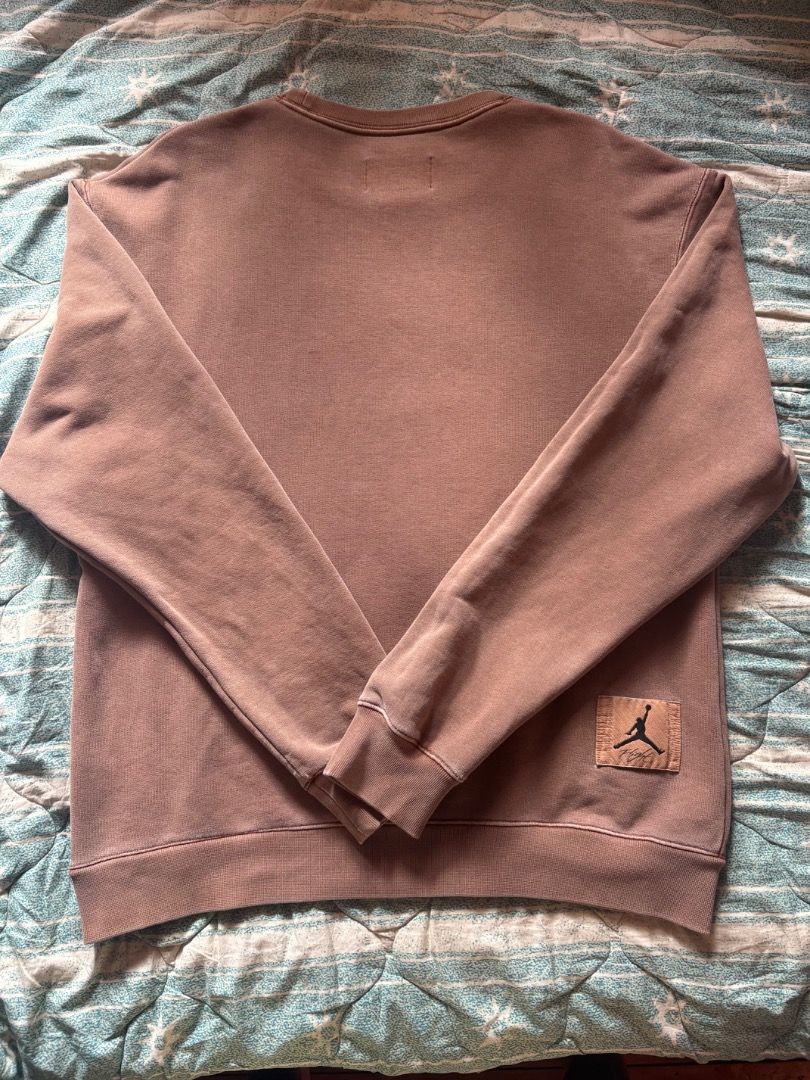 Jordan Flight Crewneck Sweatshirt (Category: Coats, Jackets and Outerwear) located in Caloocan City. Submitted by ssshhhaae (Listing ID 1463130917, Image 2). Description: - Brown Jordan crewneck sweatshirt - Features the iconic Jordan Flight logo patch on the lower right side - Made from a soft and comfortable fabric - Perfect for casual and everyday wear.