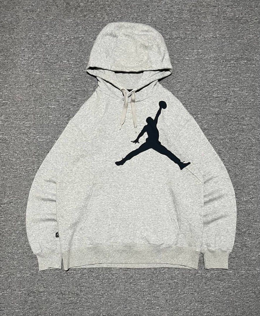 JORDAN GRAY HOODIE (Category: Hoodies) located in Caloocan City. Submitted by wewearworn (Listing ID 1463217699, Image 2). Description: Large Best Fit 23.5 x 28 Excellent No Issues 9.5/10 Color Rate.