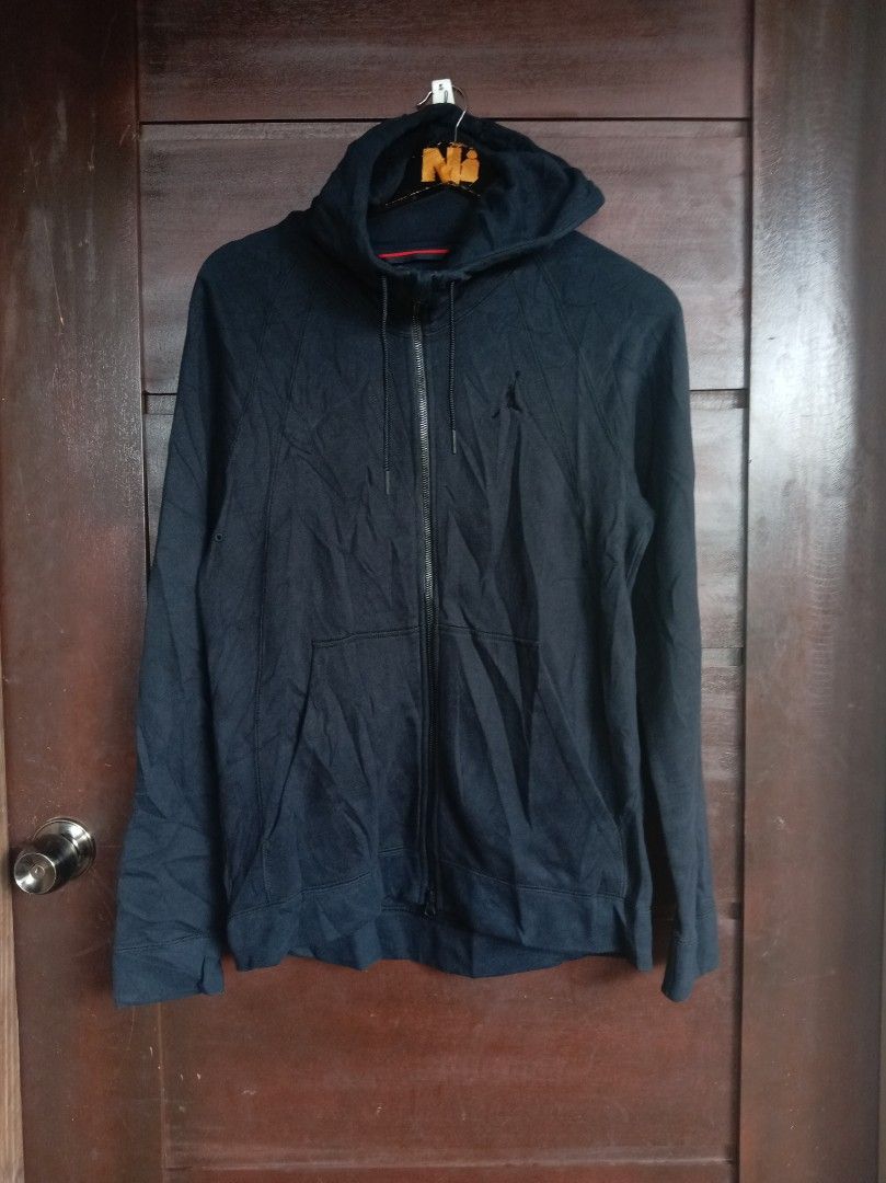 Jordan hoodie (Category: Activewear) located in Malaybalay. Submitted by cjsv0228 (Listing ID 1463137753, Image 1). Description: Jordan hoddie like new non issue Size large on tag Dimes 19x27 850 freeship..