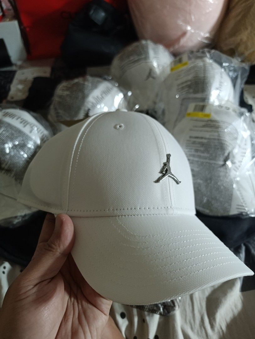 JORDAN RISE EMBLEM CAP (Category: Caps & Hats) located in Manila. Submitted by bondoc.20 (Listing ID 1463219082, Image 1). Description: JORDAN RISE CAP AVAILABLE SIZES S/M M/L 100% AUTHENTIC.