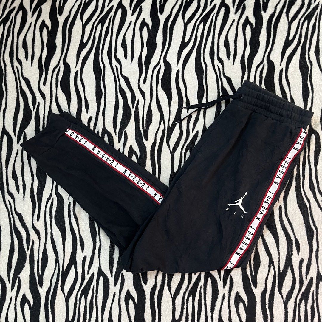 Jordan side tape script (Category: Joggers) located in Manila. Submitted by royaldripmanila (Listing ID 1463138612, Image 1). Description: Sign of usage W32-34 L41.