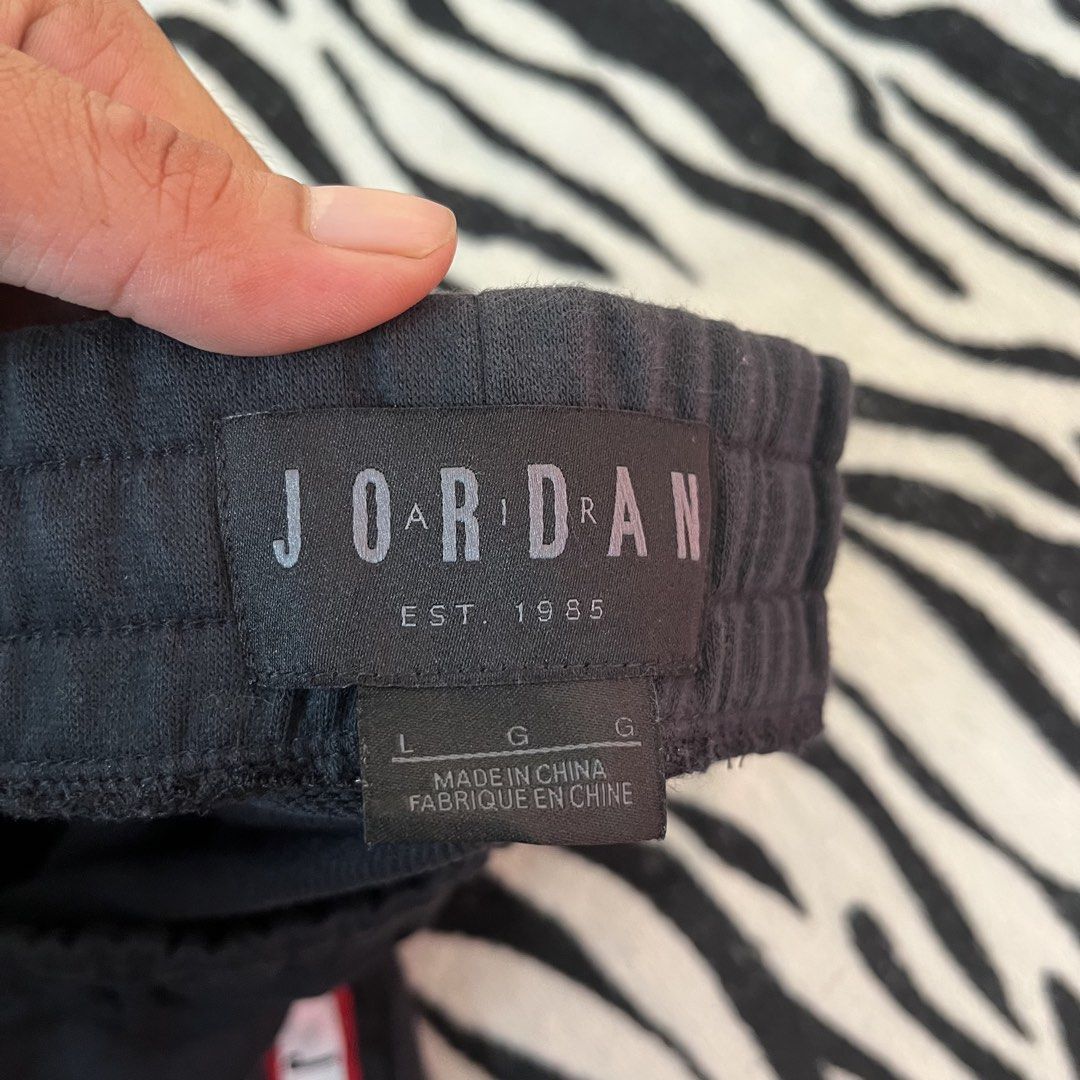 Jordan side tape script (Category: Joggers) located in Manila. Submitted by royaldripmanila (Listing ID 1463138612, Image 3). Description: Sign of usage W32-34 L41.