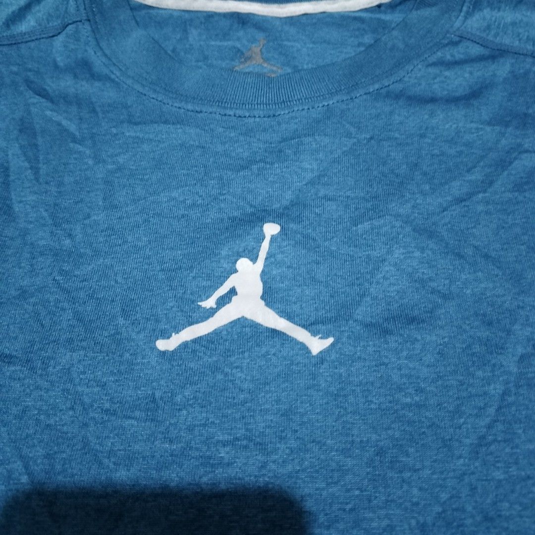 JORDAN CENTER LOGO SHIRT (Category: Tshirts & Polo Shirts ) located in Sariaya. Submitted by social_animalz (Listing ID 1463294530, Image 2). Description: 24.5 x 30.5 quick dry shipping fee is not included.