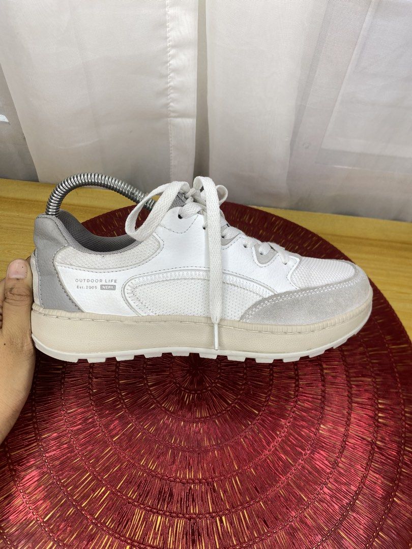 Journey to Explore Nepa Sneaker (Category: Sneakers) located in Davao. Submitted by jennicaestrella_1995 (Listing ID 1463325337, Image 3). Description: .
