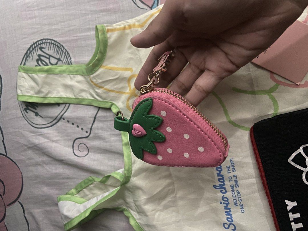 Juicy couture (Category: Purses & Pouches) located in Balanga. Submitted by Andy_toploaders (Listing ID 1463265804, Image 2). Description: Super goods No flaws .
