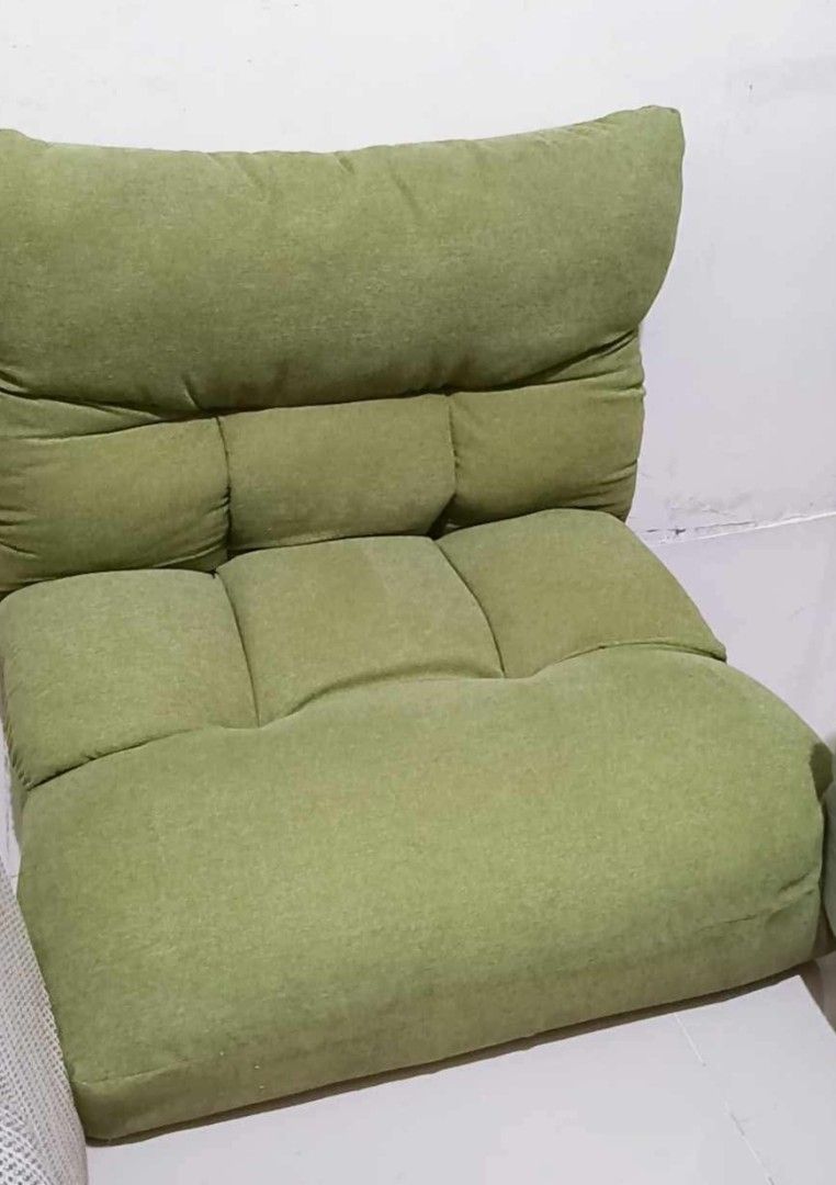 Jumbo reclining floor chair (Category: Chairs) located in Malabon City. Submitted by blind_reaper (Listing ID 1463175852, Image 2). Description: bed mode L 48 in x w 28 in x thickness 6 in Chair mode 24 in x 28 in x 24 in sf not included.