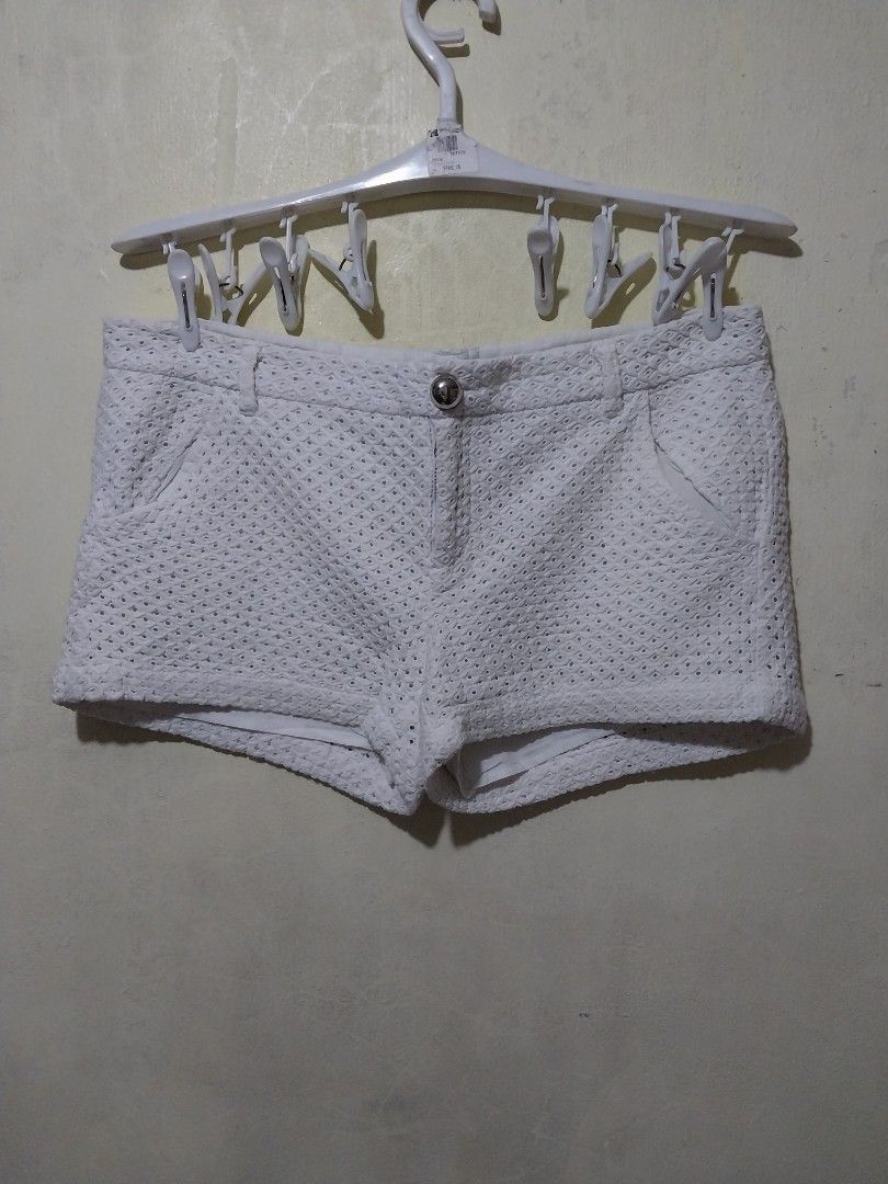 Kamiseta White Eyelet Shorts (Category: Shorts) located in Manila. Submitted by PrinceDani.Clothing (Listing ID 1463233947, Image 1). Description: kamiseta white eyelet short Size 33-34in waist 10in length needwash excellent condition .