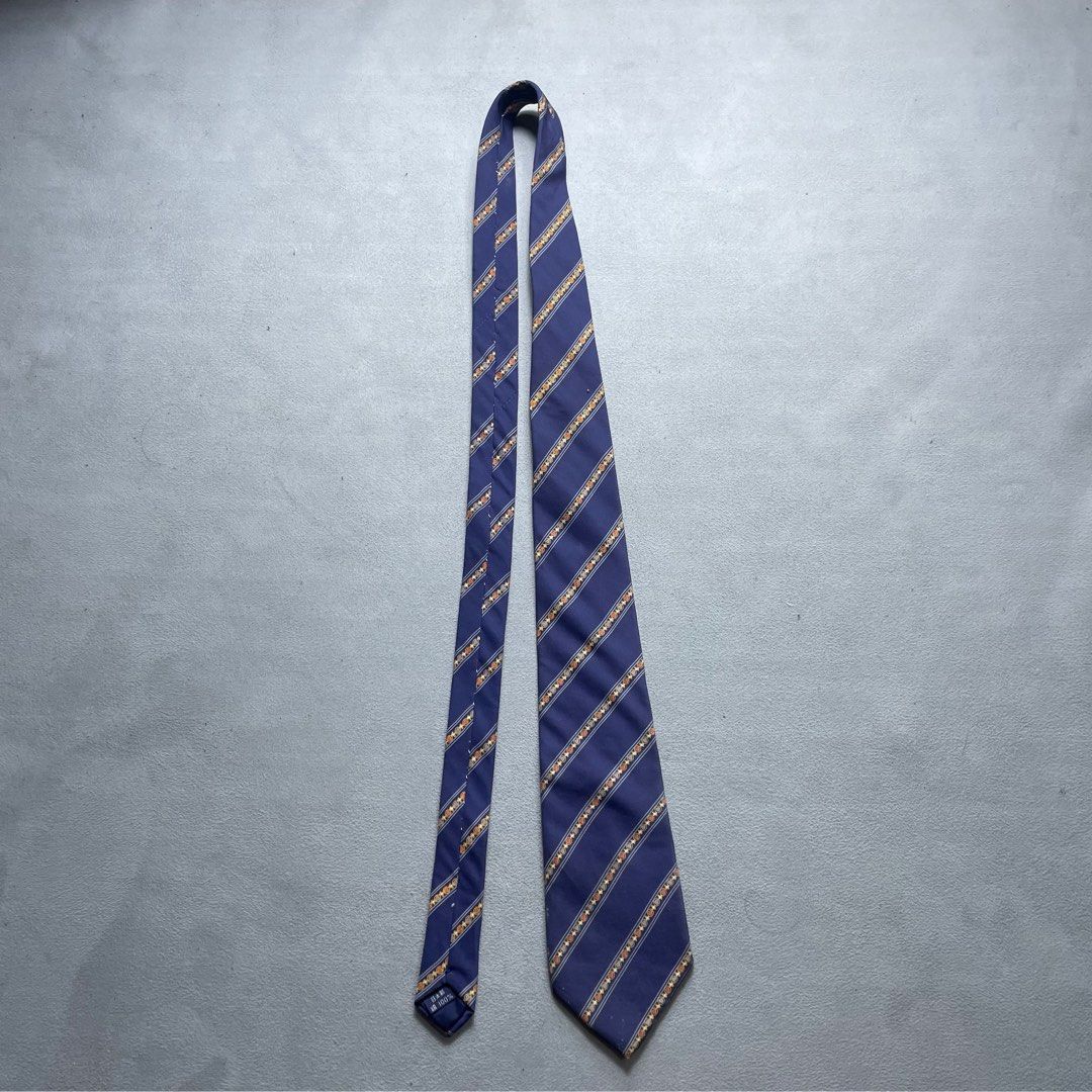 KARL LAGERFELD NECK TIE (Category: Ties) located in Manila. Submitted by revise.ph_ (Listing ID 1463236451, Image 1). Description: KARL LAGERFELD NECK TIE Made in Japan Length:57 Width:3.5 Issue:none Price:1,000 Free shipping via jnt.