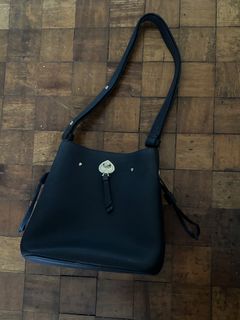 (Category: ) located in . Submitted by qtiefinds (Listing ID 1463181508, Image 1). Description: .