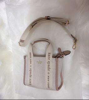 （分類：）位於 。 由 usagiulayaha 提交（商品編號 1463236758，圖片 1）。簡介： 。