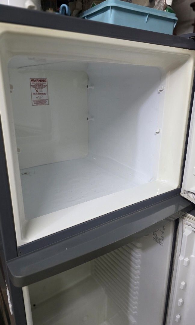 Kelvinator Refrigerator (Category: Refrigerators and Freezers) located in Quezon City. Submitted by chaedeclutters (Listing ID 1463120173, Image 3). Description: - Heavily Used - Working but there is rust on exterior and crack on product container. Unit may require repair(exterior) or be suitable for parts RFS: Upgraded - Sold as. Please review photos carefully before purchasing - For Pickup Loc📍 Project 8, QC.