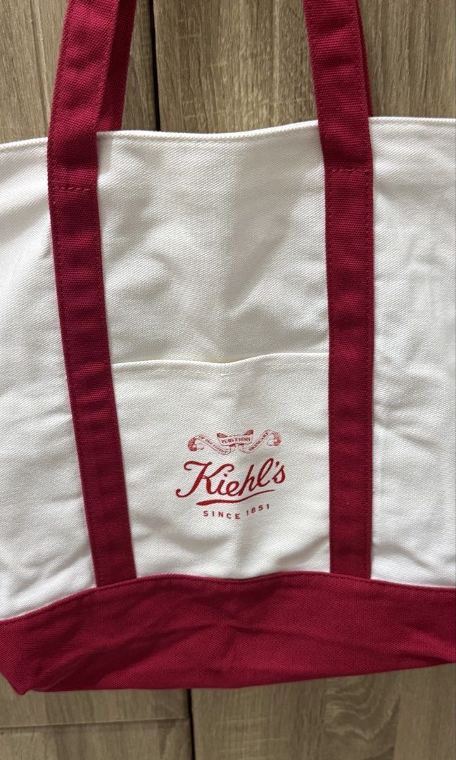 Kiehl’s Canvass Shopper Bag (Category: Tote Bags) located in Cordova. Submitted by thedecluterrer (Listing ID 1463123573, Image 2). Description: .