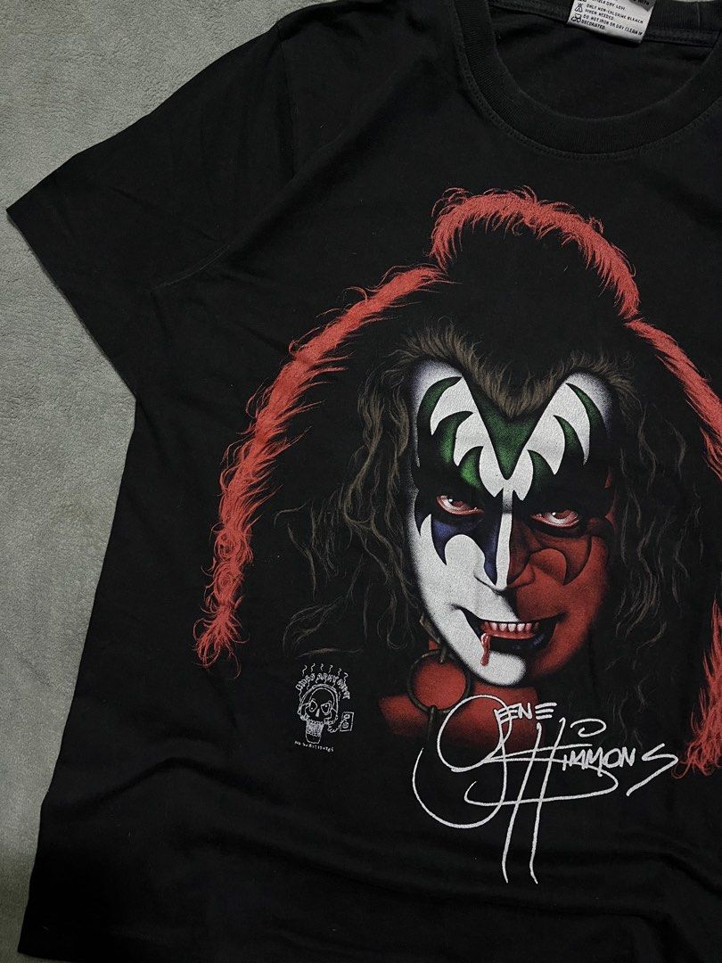 KISS Band Tee (Category: Tshirts & Polo Shirts ) located in Manila. Submitted by ichann.lrdzbl (Listing ID 1463146844, Image 2). Description: 🏷️PRICE: 400 (Mine basis) 📐DIMENSION Width: 19 Length: 27 Size on tag: S-M 👖DETAILS Issue: Need Wash,, Hairlines(good fade) Condition Rate: 9/10 Color Rate: 9/10.