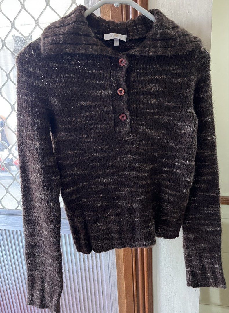 Knitted long s (Category: Longsleeves) located in Bacoor. Submitted by ayit. (Listing ID 1463163041, Image 1). Description: - personal japan gling Knitted long sleeve top - Marled brown color - Size S (fits UK 8 / US 4) - Features a stylish collar and button details - Condition: good - Perfect for casual wear - Meetup available in Bacoor, Cavite.