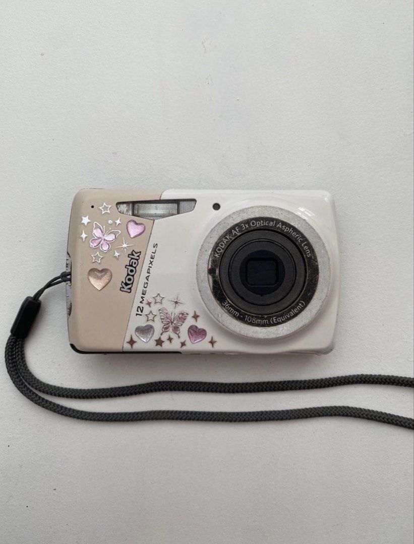 KODAK EASYSHARE MD30 12 Megapixels Digital Camera with 3x Optical Zoom (Category: Cameras) located in Quezon City. Submitted by fruitn.nut (Listing ID 1463287639, Image 1). Description: 📸Kodak is a well known brand for their affordable prices with great features. The latest digital camera from Kodak is “Kodak Md30”, which comes with an innovative feature of sharing pictures and videos to social networking sites like Facebook and Kodak Gallery or