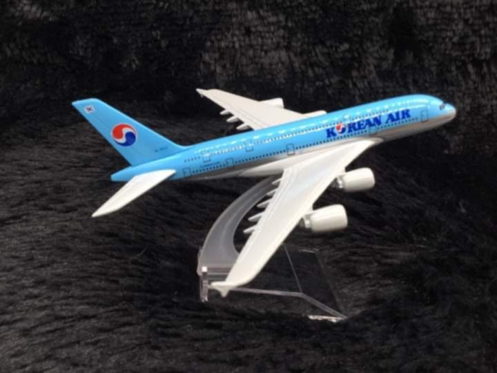 Korean Air A380 Model Airplane (Category: Vehicle & Diecast Models) located in Manila. Submitted by iliasjen3082126 (Listing ID 1463282165, Image 1). Description: - Model airplane: Korean Air A380 - Includes clear display stand - Ideal for collectors and aviation enthusiasts - Features clear, accurate details on fuselage and wings - Authentic Korean Air livery.