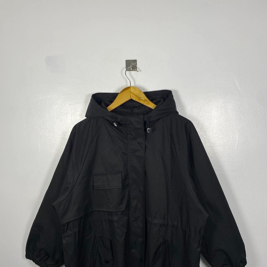 Korean Windbreaker (Category: Coats, Jackets and Outerwear) located in Manila. Submitted by ayskrim_ (Listing ID 1463286016, Image 2). Description: Dimes: XL 26x28.