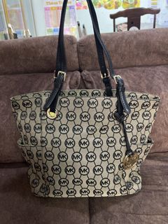 (Category: ) located in . Submitted by bels888 (Listing ID 1463164297, Image 1). Description: .