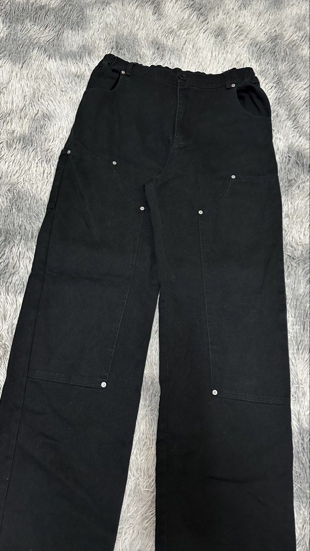 KREATE Black Double Knee Cargo Pants (Category: Jeans) located in Manila. Submitted by paulovenegaskalakal2020 (Listing ID 1463149507, Image 2). Description: For sale! Kalakal Kreate double knee carpenter pants Garterized Large Size- 29 to 35 Length- 40.5 inches Thigh- 12 inches Knee- 10 inches Leg opening- 8.5 inches Good as new MINE 1,680 +sf.