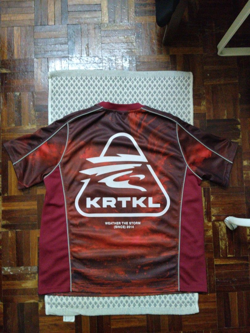 KRTKL HELL WIND (Category: Tshirts & Polo Shirts) located in Kuala Lumpur. Submitted by ceo.bundle (Listing ID 1463292055, Image 2). Description: pit 24 labuh 27 on tag size M condition 9/10 minor crack kat backhit ade tag ade dust bag.