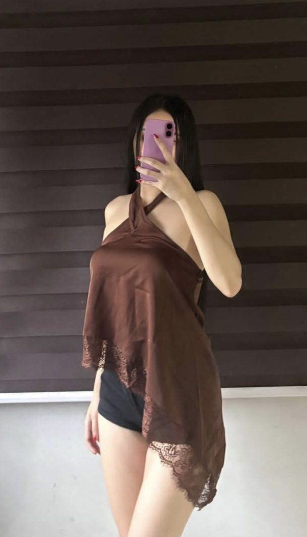 LACE BROWN TOP (Category: Blouses) located in Las Pinas. Submitted by jerbirlz (Listing ID 1463294190, Image 1). Description: -bought from blue app -fits xs-s -vv elegant!! rfs: doesn’t fit me🥹.