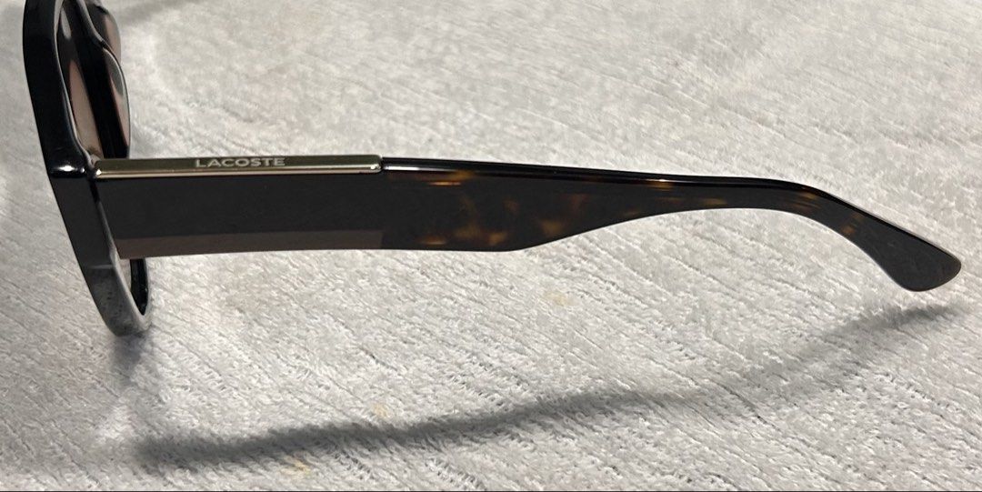 Lacoste Cat eye L (Category: Sunglasses & Eyewear) located in Quezon City. Submitted by jaypee.abergas (Listing ID 1463185601, Image 3). Description: Lacoste Cat Eye Sunglasses Seldom used 2k .
