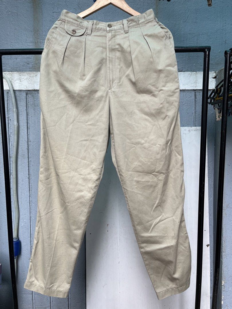 Lee 1990s Pleated Chino Pants (Category: Chinos) located in Manila. Submitted by mkjah (Listing ID 1463274623, Image 3). Description: Lee 90s Pleated Chino Pants Classic High waisted with tailored coin flap pocket Size: (W) 28 (L) 43 (Lo) 7.5 (Thigh) 12.5 (Inseam) 30 (Rise) 12.5 Color may vary due to lighting Good condition 8.5/10 Price 550 plus shipping Please manage your expectations before placing your order. Please note that there may be stai