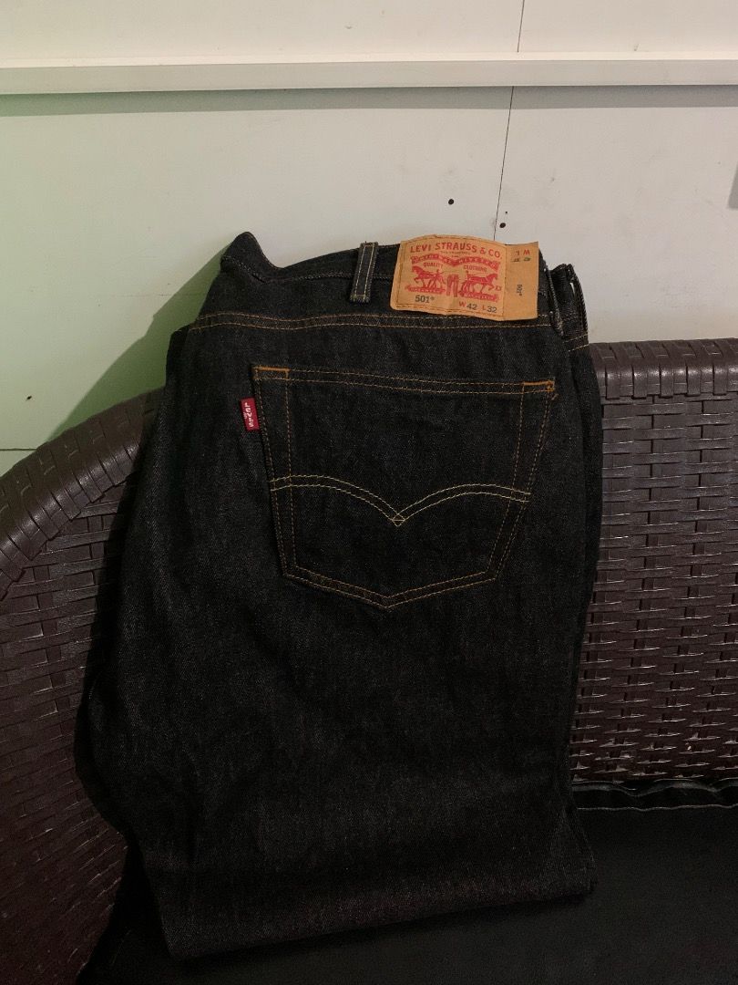 levi’s 501 pants (Category: Jeans) located in Caloocan City. Submitted by chp.mrtnz (Listing ID 1463177644, Image 2). Description: 42 x 32 crispy condition as new.