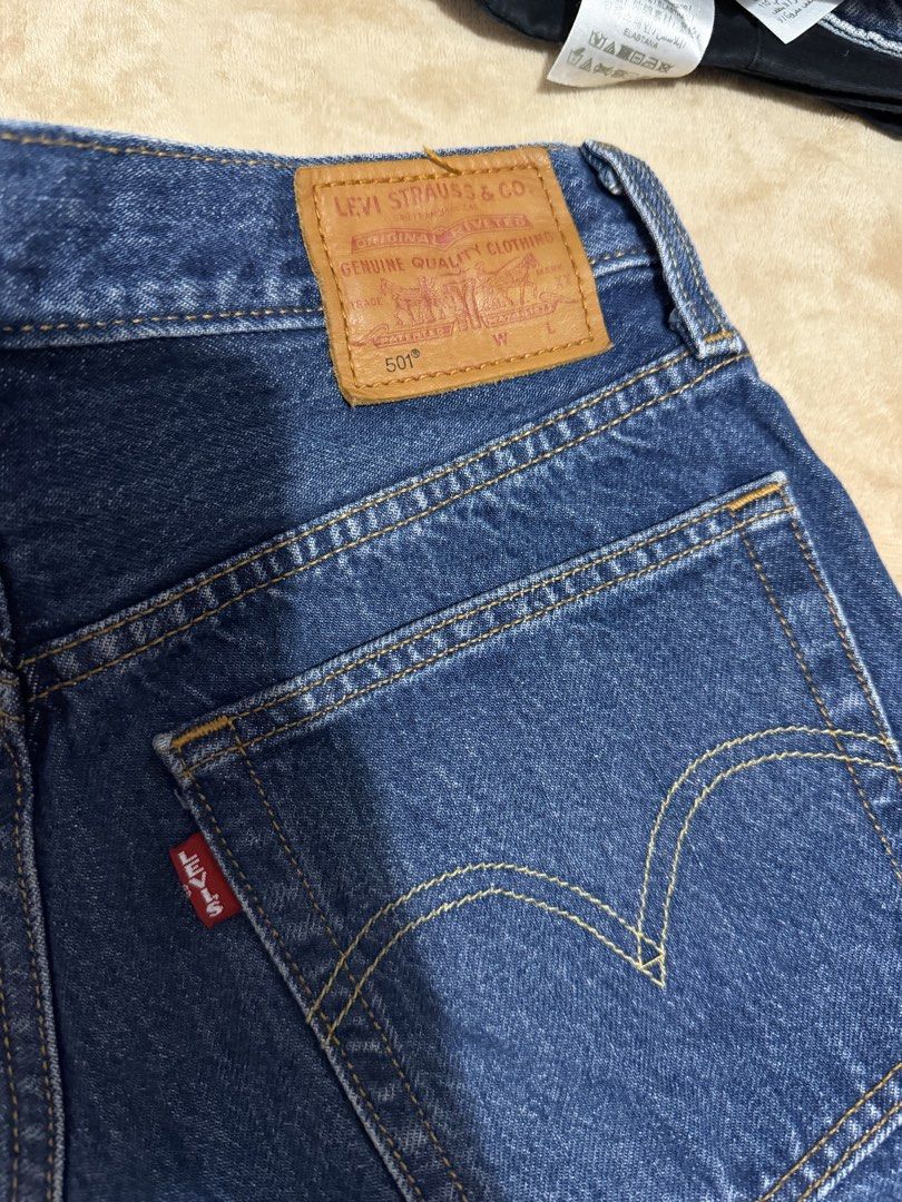 Levis 501 Shorts size 25 (Category: Shorts) located in Cebu City. Submitted by sultrychicmary (Listing ID 1463314480, Image 3). Description: one of the button was lost during laundry thats why i had one butto replaced but not noticeable at all because it is covered with the denim.