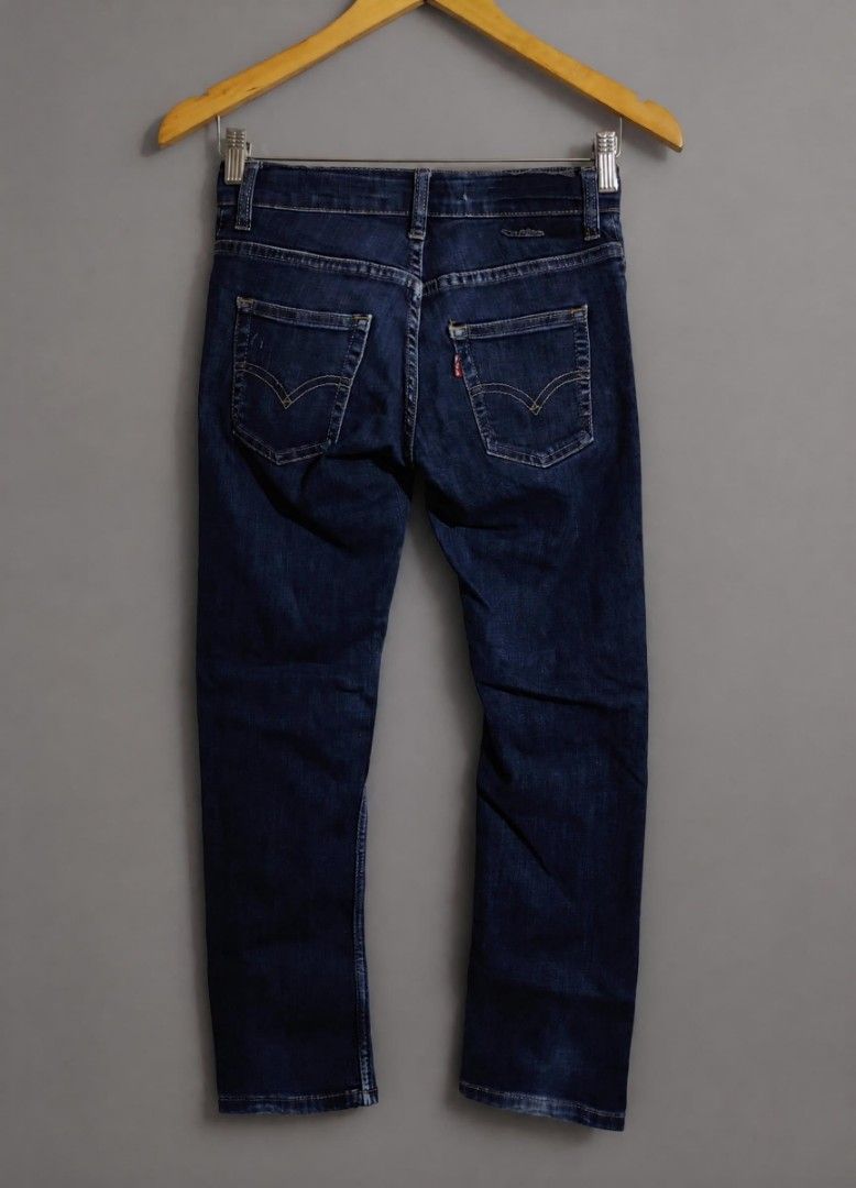 Levi's 511 Performance Slim Jeans (Category: Babies & Kids Fashion) located in Bangued. Submitted by daysusagoodies (Listing ID 1462214650, Image 2). Description: LEVI'S 511 PERFORMANCE SLIM Size 25 on the tag W25-26xL33 Good Condition Missing back Levi's patch.